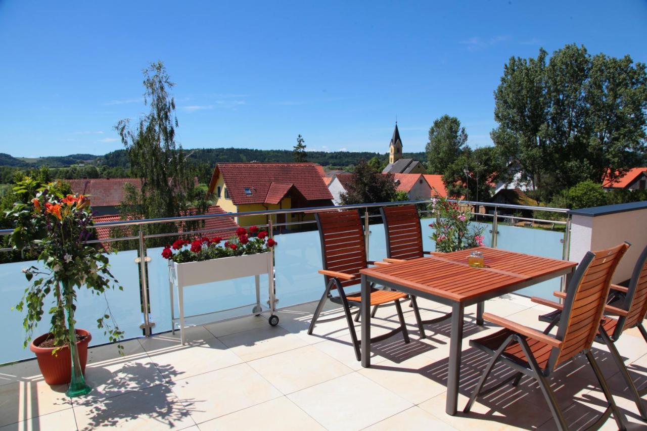 Hotel & Fruehstueckspension Raabtal Feldbach  Ngoại thất bức ảnh