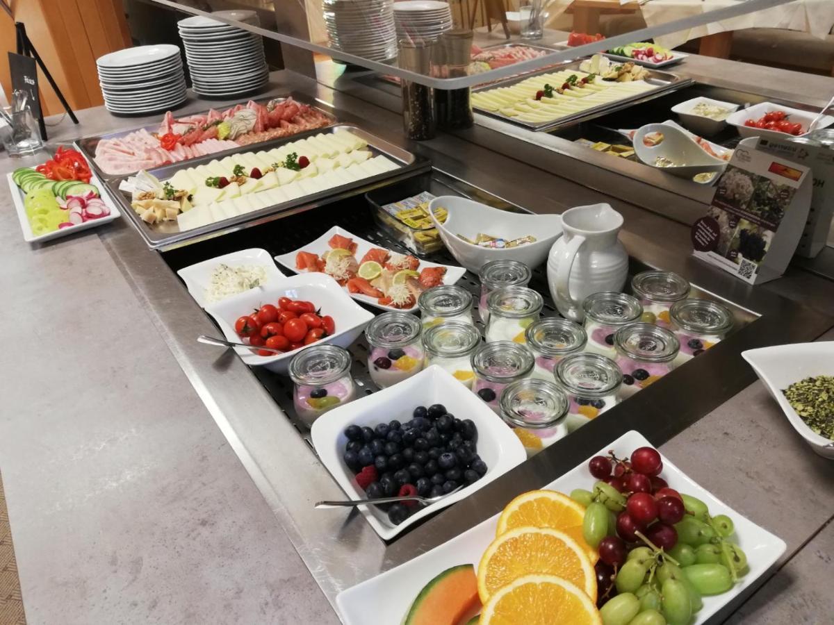 Hotel & Fruehstueckspension Raabtal Feldbach  Ngoại thất bức ảnh
