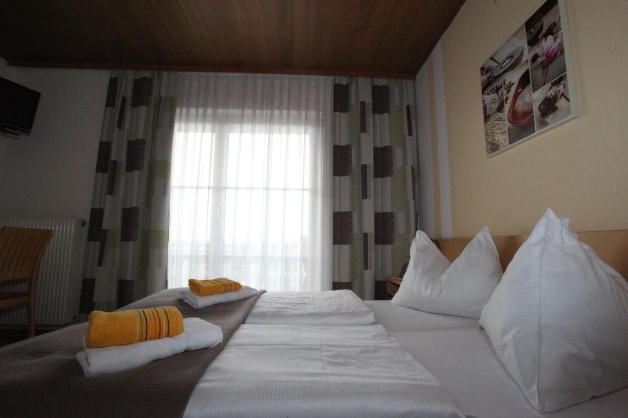 Hotel & Fruehstueckspension Raabtal Feldbach  Ngoại thất bức ảnh