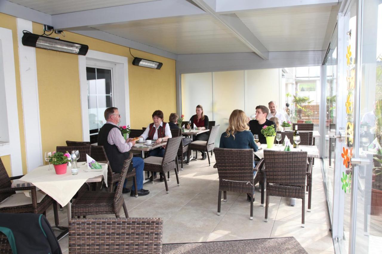 Hotel & Fruehstueckspension Raabtal Feldbach  Ngoại thất bức ảnh
